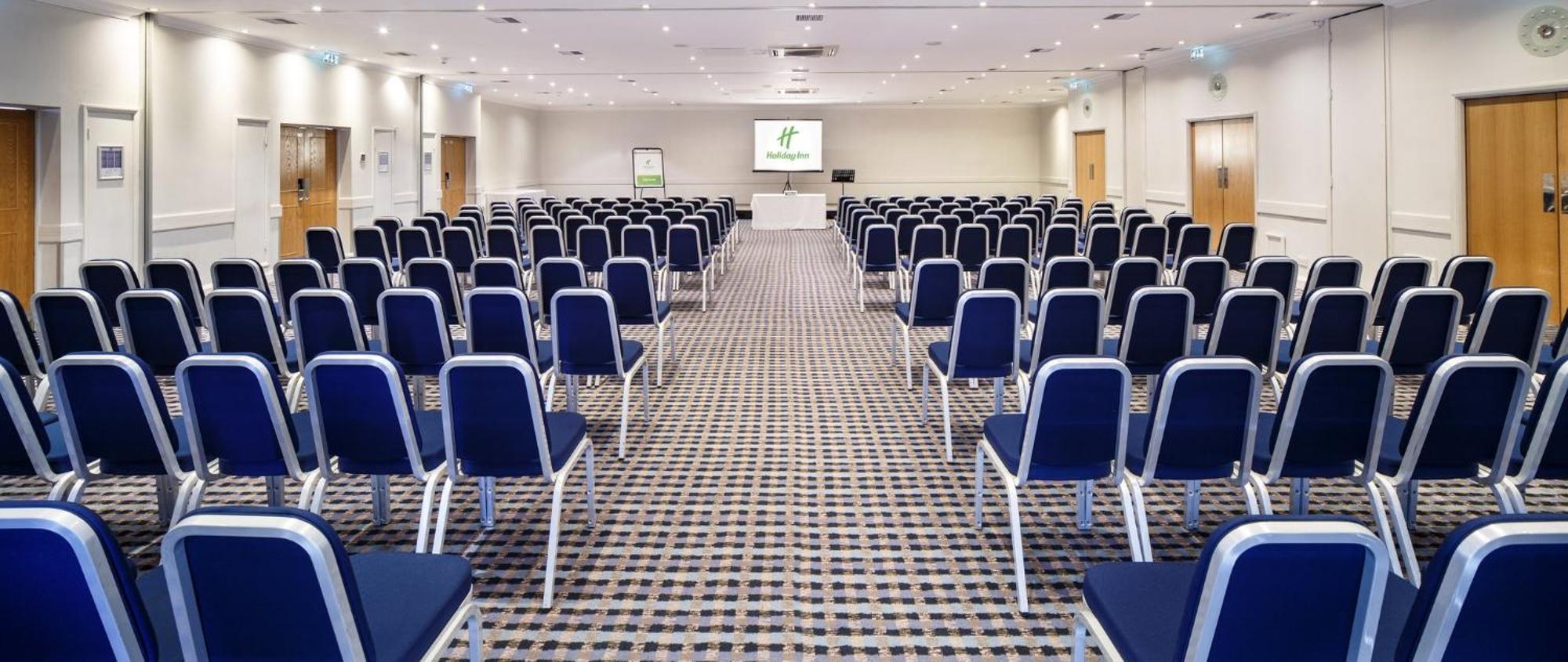 Holiday Inn Basildon By Ihg Экстерьер фото