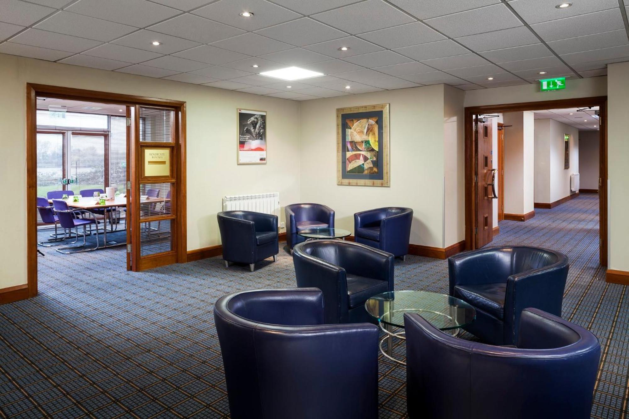 Holiday Inn Basildon By Ihg Экстерьер фото